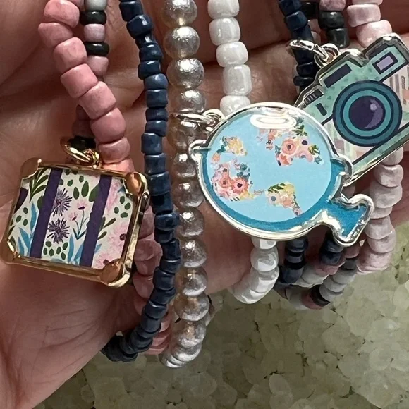 Beaded stretchy charm bracelets travel vacation themed pink blue white floral - Picture 5 of 7